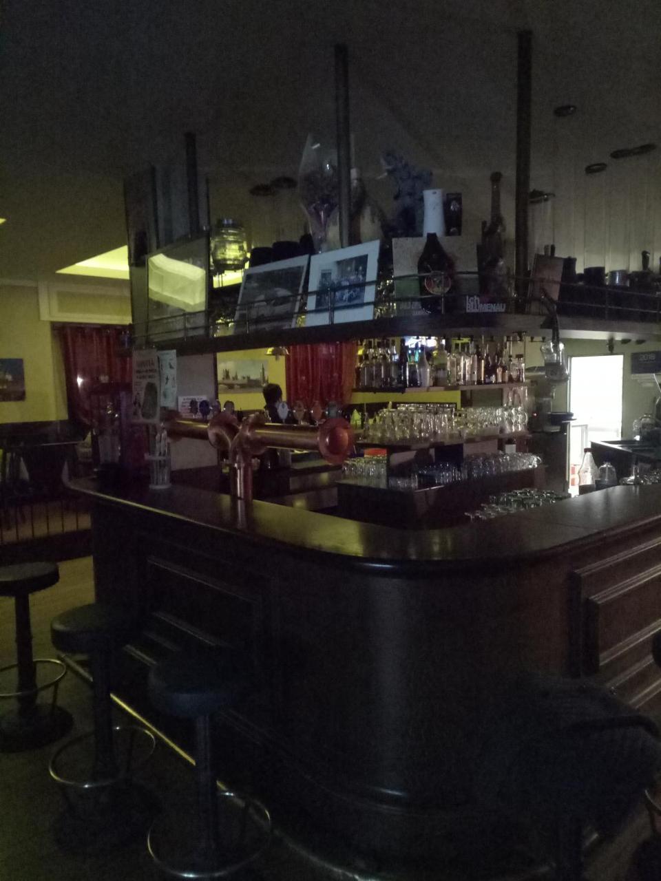 London Cafe Bed & Breakfast Castelnovo ne' Monti Bagian luar foto