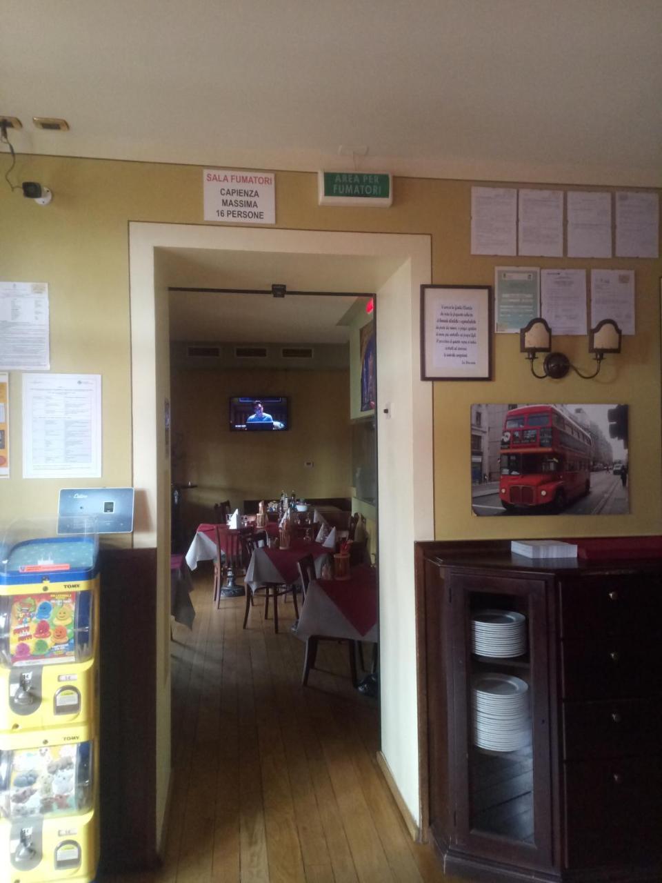 London Cafe Bed & Breakfast Castelnovo ne' Monti Bagian luar foto